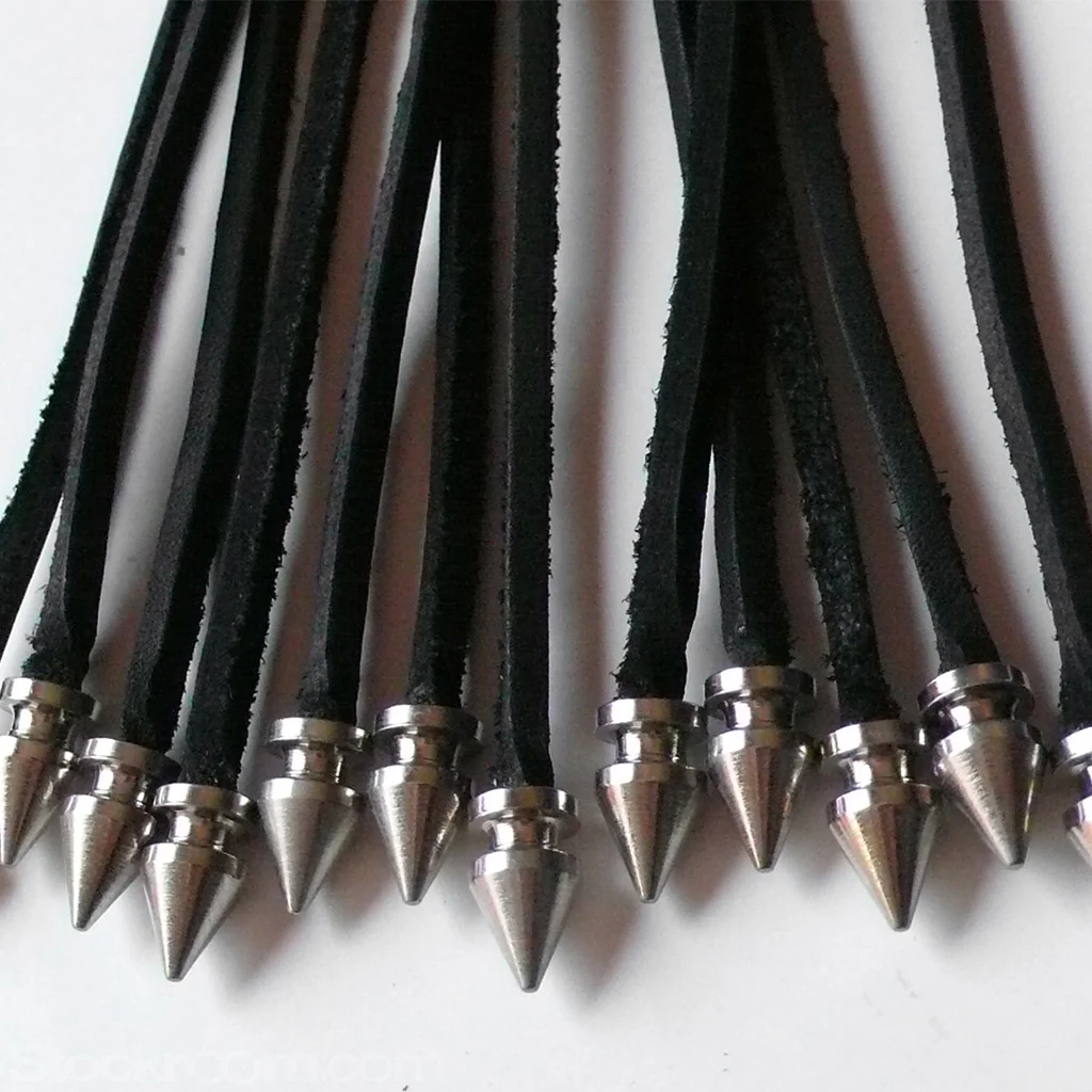 20" Thong Whip w/ Spiked Tails - Image 4